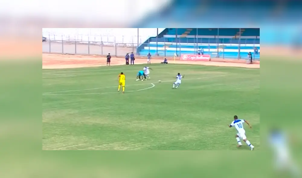El arquero del Santa Rosa, Mauricio Mafla, cometió un error que le sirvió al Alianza Atlético para encajar un tanto. El arquero del Santa Rosa, Mauricio Mafla, cometió un error que le sirvió al Alianza Atlético para encajar un tanto.