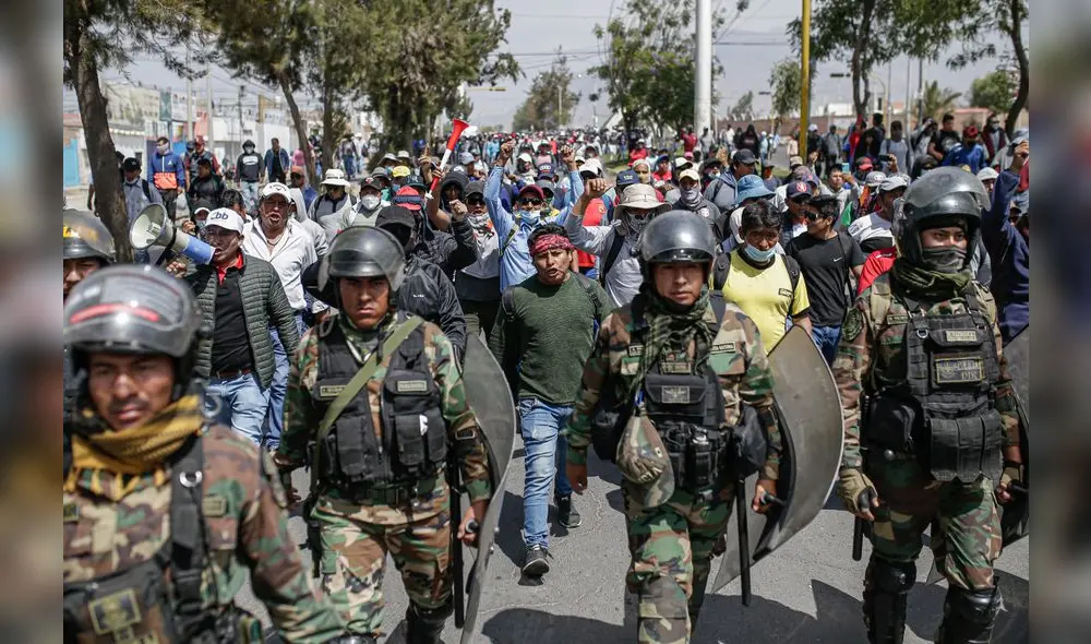 movilización. Construcción Civil recorrió las calles acompañado de efectivos de la Policía y Ejército para evitar los desmanes del día anterior. movilización. Construcción Civil recorrió las calles acompañado de efectivos de la Policía y Ejército para evitar los desmanes del día anterior.