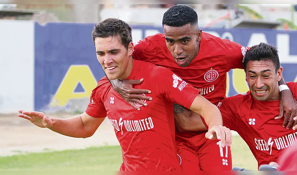 Celebración. Cuando parecía que el rival se llevaba puntos, Aurich sacó todo para ganar.