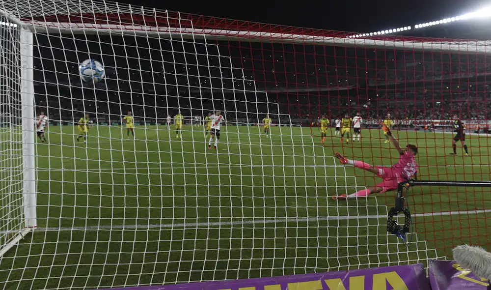 El delantero definió bien a la esquina superior izquierda del arco defendido por Unsain. Foto: River Plate. El delantero definió bien a la esquina superior izquierda del arco defendido por Unsain. Foto: River Plate.