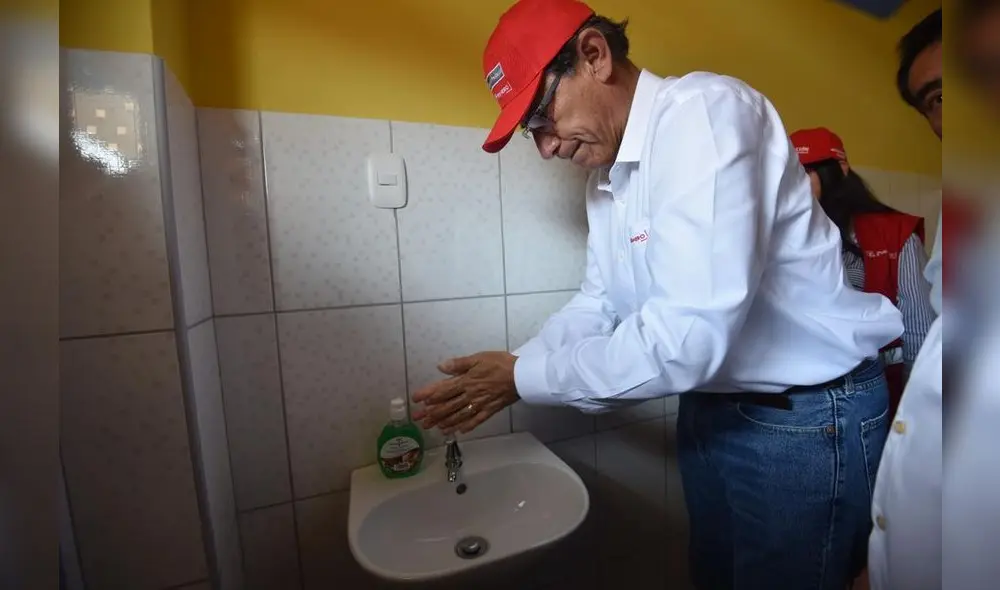 Coronavirus: Vizcarra enseña lavado de manos en colegio de Piura Coronavirus: Vizcarra enseña lavado de manos en colegio de Piura