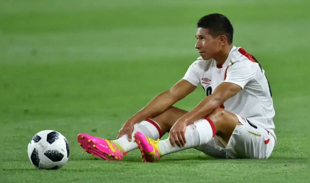 Edison Flores podría perderse el duelo ante Uruguay por molestias en la pierna izquierda.