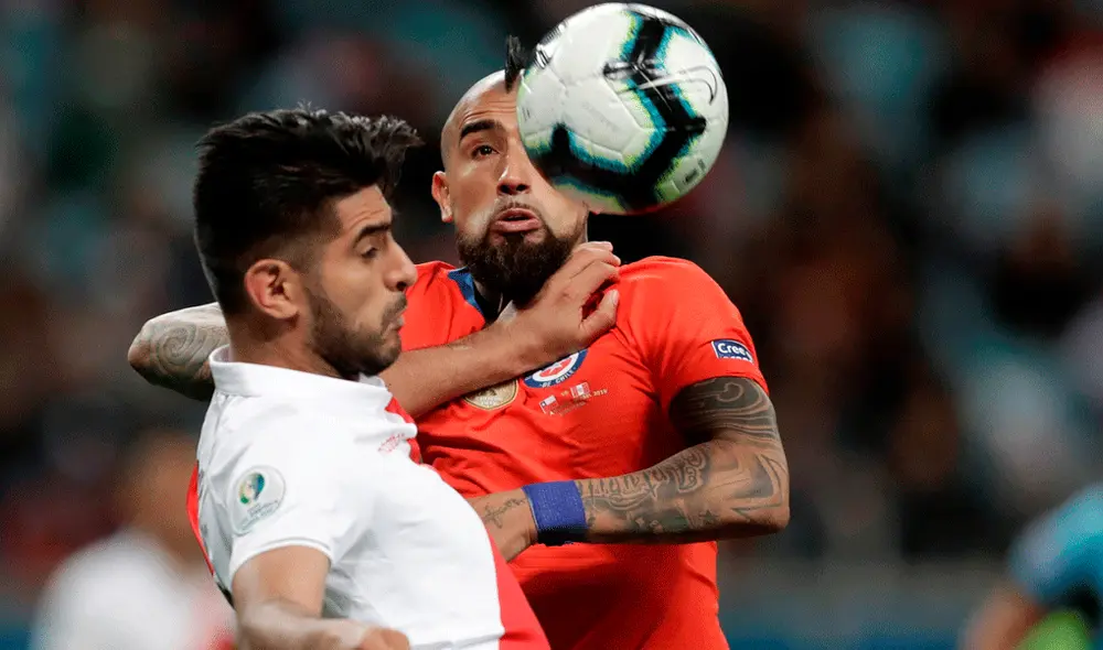 Jugadores de la selección de Chile decidieron no jugar el amistoso con Perú debido a la crisis que hay en su país. | Foto: EFE
