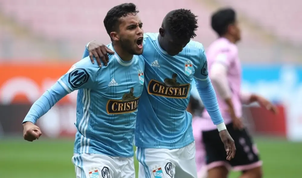 Mosquera defendió a Corozo y Marchán: “No hemos traído jugadores paquetes a Cristal”. Foto: Cristal