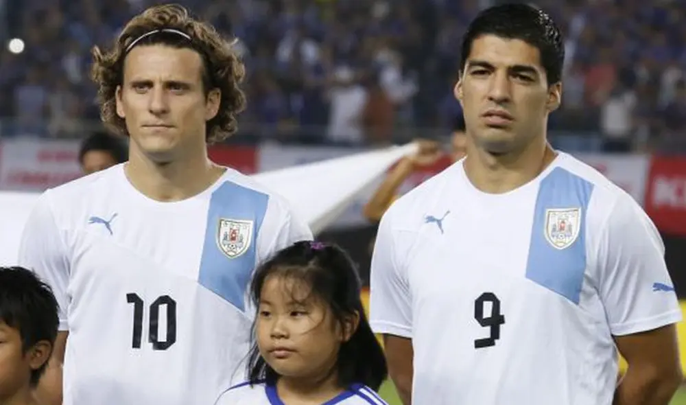 Diego Forlán compartió filas con Luis Suárez en la selección uruguaya.