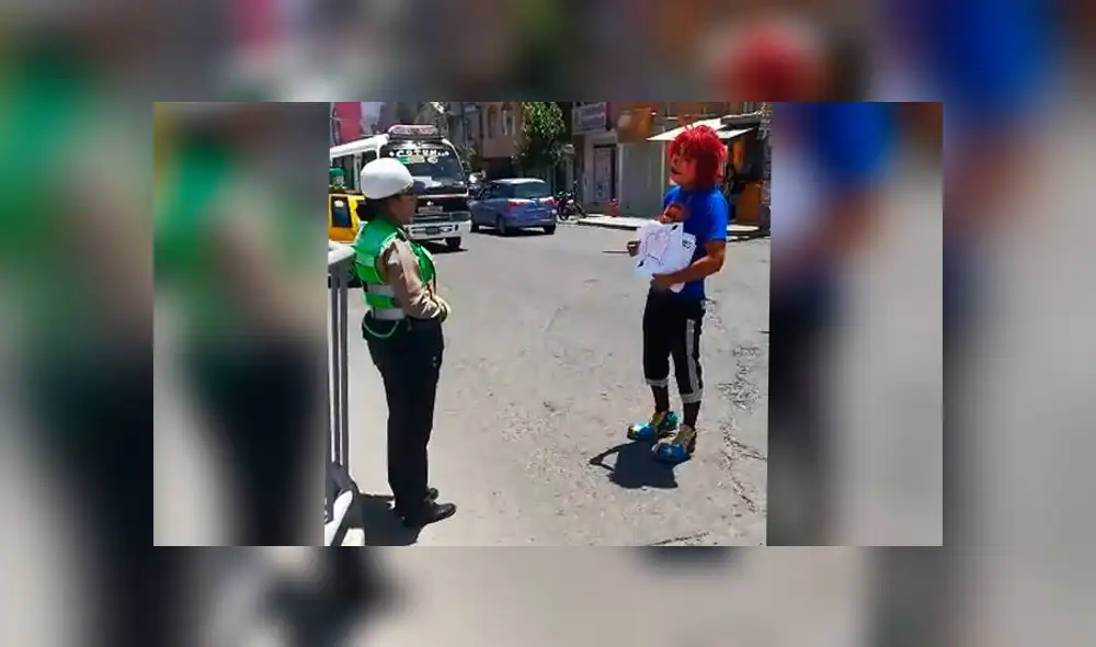 Vía Facebook: chico enamorado se viste de payaso para demostrarle su amor a policía peruana [VIDEO]
