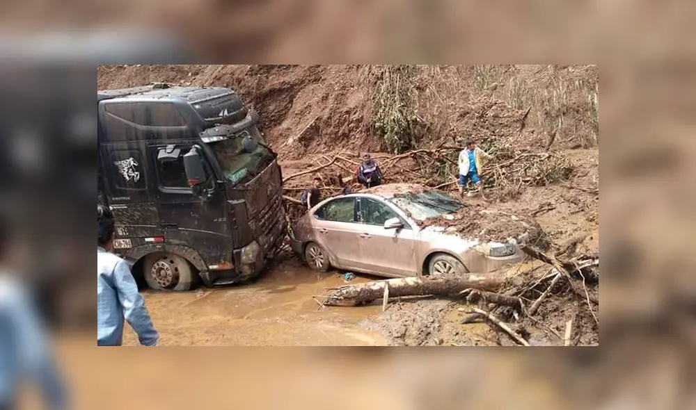 Fuertes huaicos bloquean la carretera Huánuco - Tingo María [FOTOS y VIDEO]