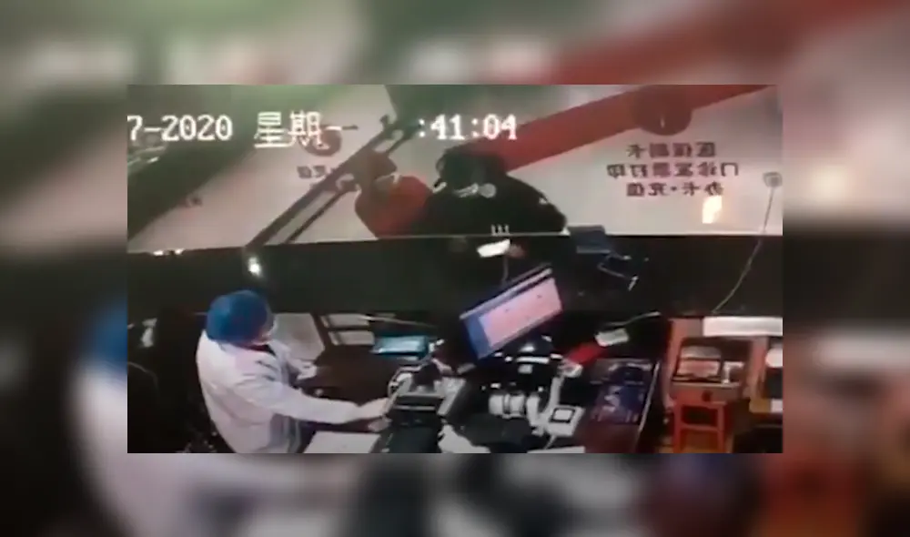 Hombre enfermo tose a propósito a los médicos tras volver de Wuhan, origen del coronavirus [VIDEO] 