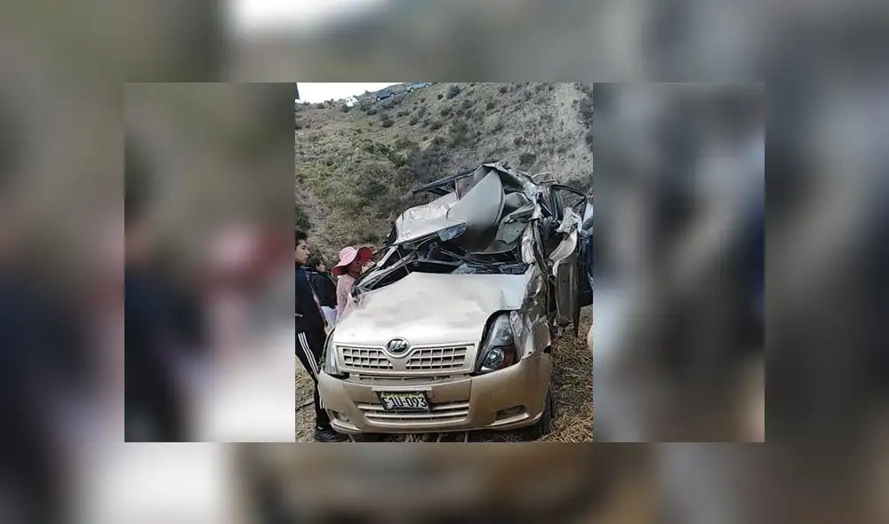 Pobladores de la zona y conductores que pasaban del lugar se encargaron de rescatar a heridos. (Foto: Difusión) Pobladores de la zona y conductores que pasaban del lugar se encargaron de rescatar a heridos. (Foto: Difusión)