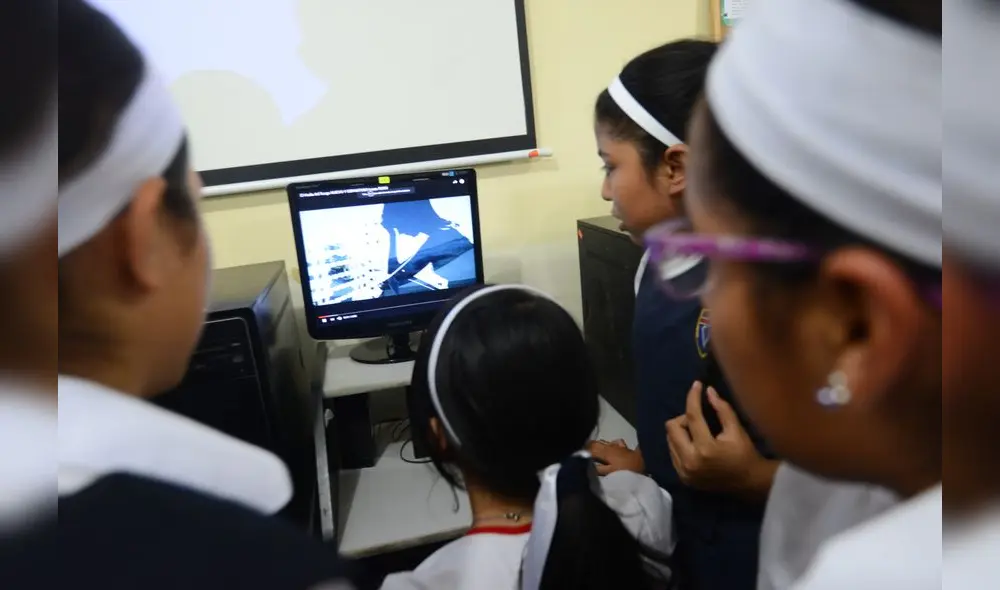 Recomiendan a padres estar alertas por juego de la 'ballena azul' Recomiendan a padres estar alertas por juego de la 'ballena azul'