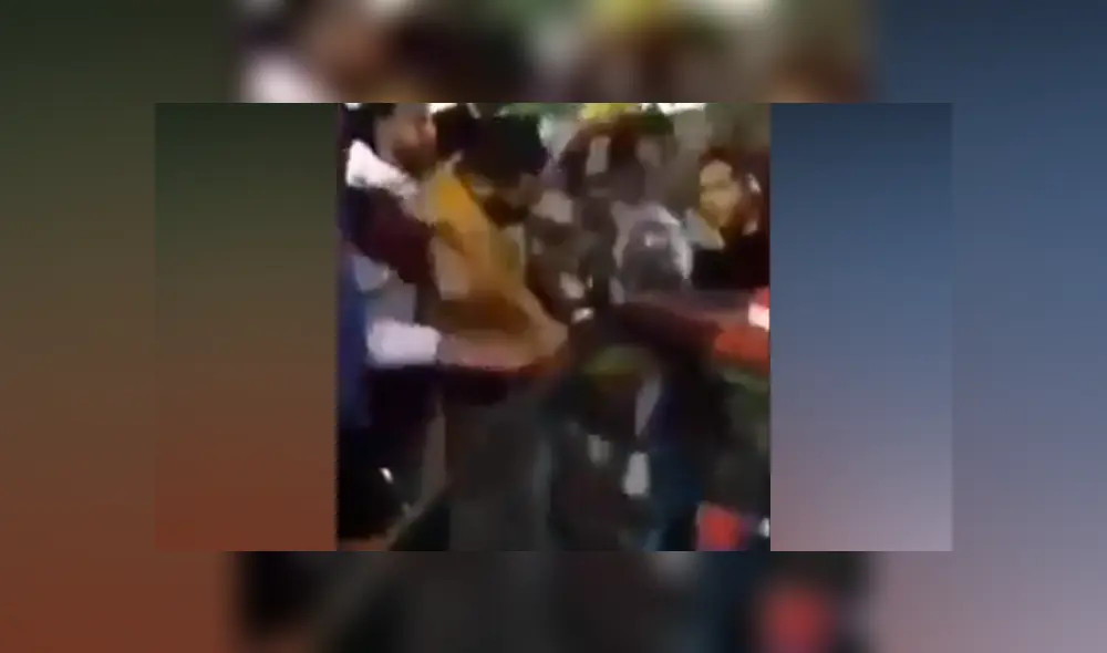 Captan a mujer sufriendo acoso sexual por una multitud de hombres [FOTOS] 