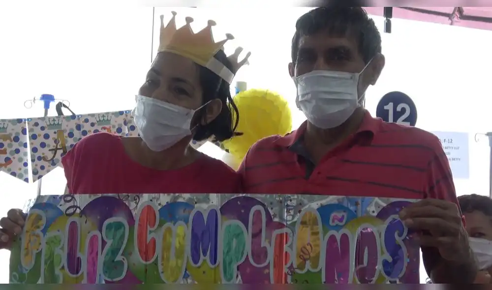 La pareja de esposos asistió el pasado sábado 8 de agosto a la campaña de descarte COVID-19, donde dieron positivo. /Creditos: Essalud