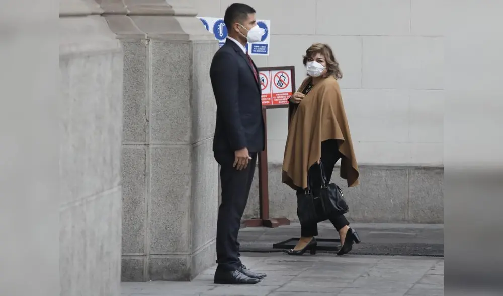 Fiscal de la Nación Zoraida Ávalos llegando a Palacio de Gobierno. Foto: Jorge Cerdán/La República.