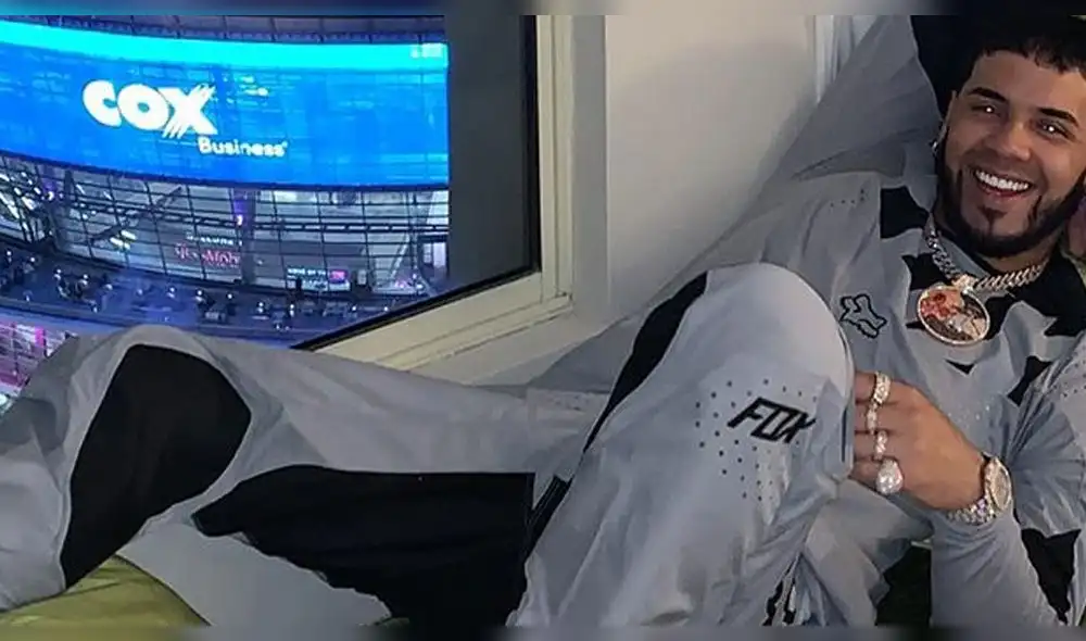 Anuel AA, novio de Karol G, revela por qué usa 2 relojes con curiosa teoría [VIDEO]