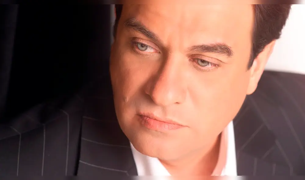 Tony Vega responde con éxito a operación al corazón