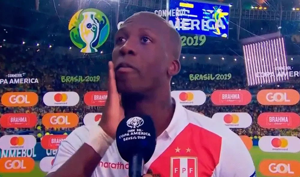 Luis Advíncula se 'quebró' durante una entrevista post final de la Copa América 2019. | Foto: ESPN Luis Advíncula se 'quebró' durante una entrevista post final de la Copa América 2019. | Foto: ESPN