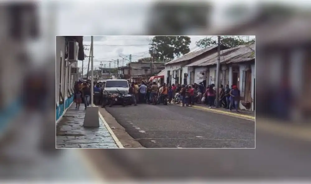 El sector minero de El Callao, en el estado Bolívar, Venezuela, ha protestado para no aceptar los nuevos billetes de 50.000 bolívares. Foto: Descifrado