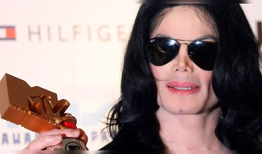 Este retiro del nombre se debe a las repercusiones tras el documental "Leaving Neverland"