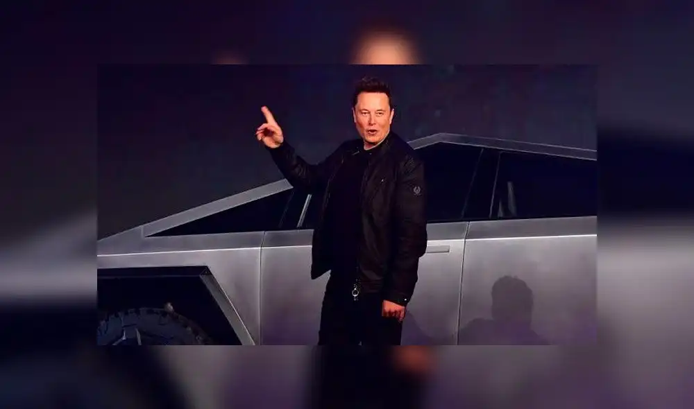 Elon Musk presentando la nueva camioneta Cybertruck. Foto: difusión.
