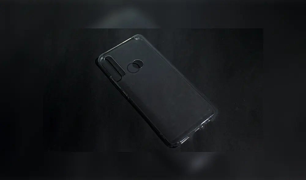 Funda de plástico transparente incluida con el Y9 Prime 2019. | Foto: La República