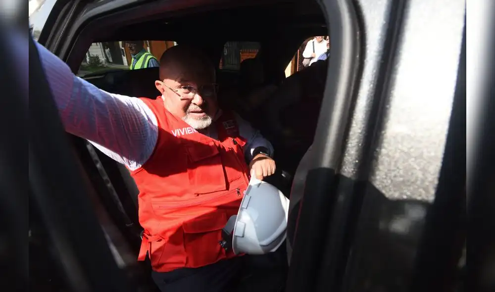 Piden al Ejecutivo apartar del gabinete a Bruce por indagaciones sobre corrupción Piden al Ejecutivo apartar del gabinete a Bruce por indagaciones sobre corrupción