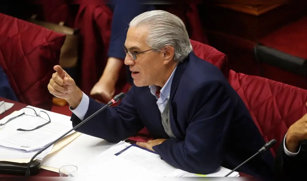 Gino Costa empleó su cuenta de Twitter para saludar captura de Félix Moreno y otras exautoridades. Foto: La República.