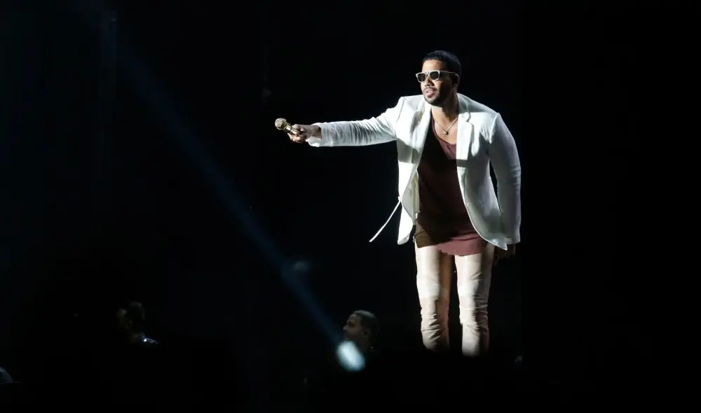 Romeo Santos emociona a fans al compartir la primera foto de su bebé