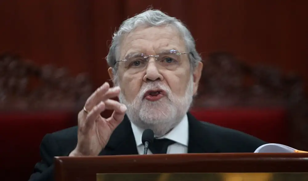 Ernesto Blume, junto a Augusto Ferrero, Manuel Miranda y José Luis Sardón votaron a favor de declarar improcedente la demanda competencial. Foto: La República Ernesto Blume, junto a Augusto Ferrero, Manuel Miranda y José Luis Sardón votaron a favor de declarar improcedente la demanda competencial. Foto: La República