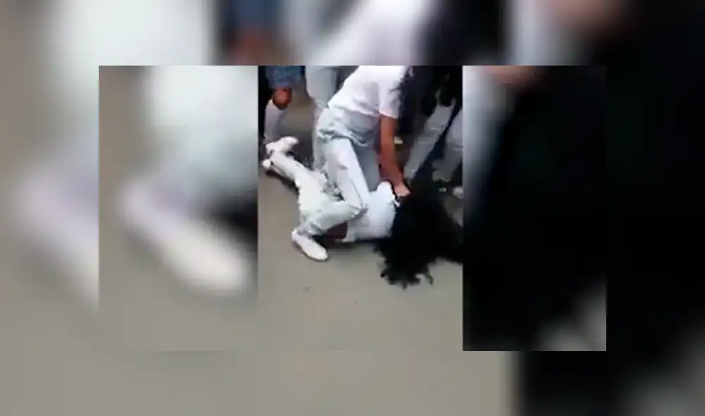 Estudiantes protagonizan bestial golpiza y una de ellas queda inconsciente [VIDEO] 