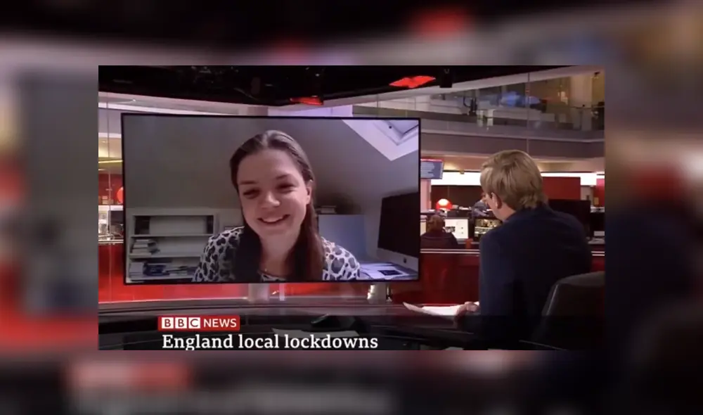 Una niña interrumpió a su madre mientras daba una entrevista para un noticiero. Foto: Facebook