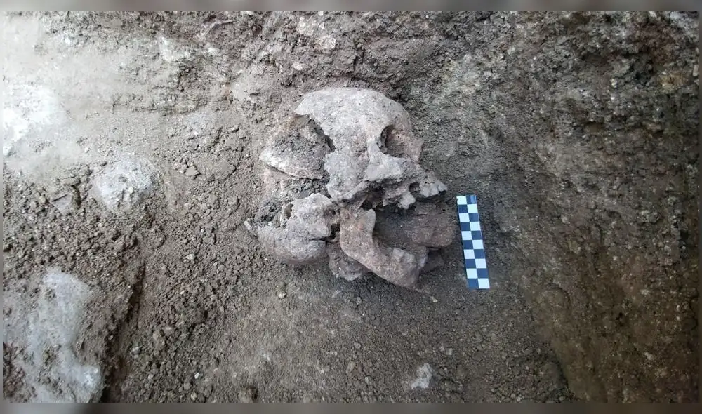 Espeluznante: arqueólogos encuentran la tumba del “niño vampiro”