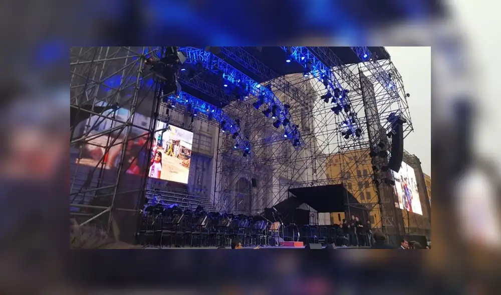 Juan Diego Flórez deslumbró durante concierto gratuito en la Plaza de Armas de Lima Juan Diego Flórez deslumbró durante concierto gratuito en la Plaza de Armas de Lima