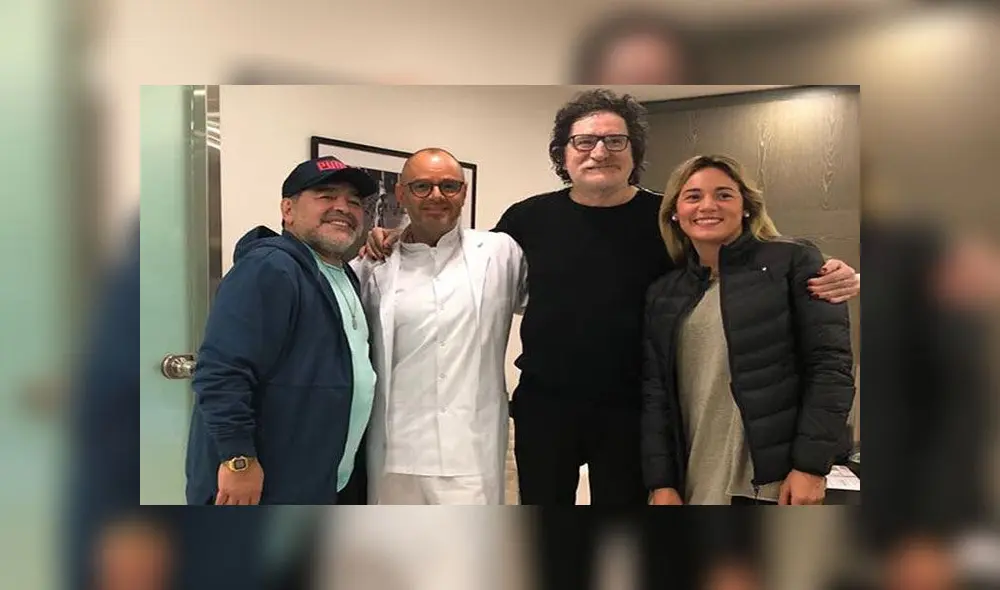 Diego Maradona, Rubén Mühlberger, Charly García y Rocío Oliva, quien fue pareja del exfutbolista argentino. Foto: La Nación (archivo)