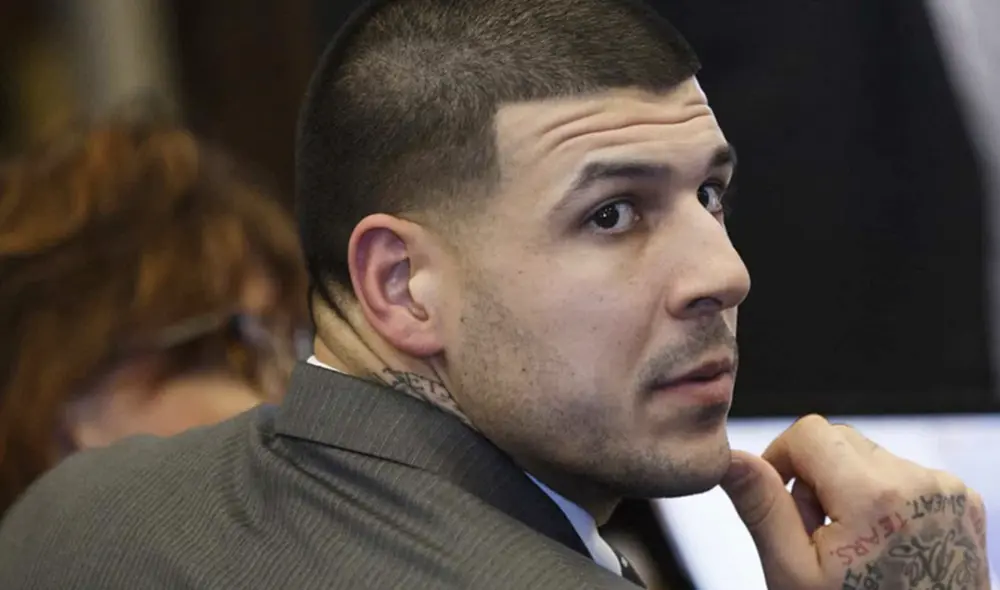 Aaron Hernández, sentenciado a cadena perpetua por asesinar a su amigo, es el eje temático del documental 'La mente de un asesino'. Foto: Agencias.