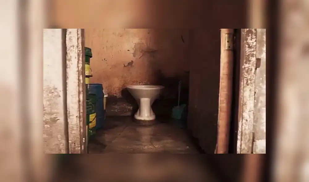 En Facebook, un joven fue adoptado por una humilde familia y 25 años después los quiso recompensar con una casa.