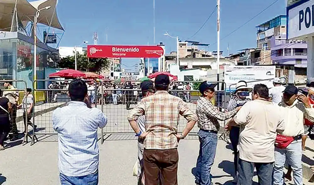 En la frontera. Ingreso al Perú desde Huaquillas, Ecuador, cerrado por emergencia. En la frontera. Ingreso al Perú desde Huaquillas, Ecuador, cerrado por emergencia.