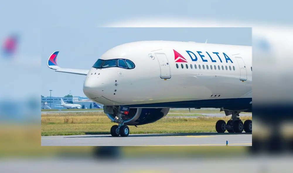 Avión sufre retraso debido a pasajero que creyó que se incendiaba el motor Avión sufre retraso debido a pasajero que creyó que se incendiaba el motor