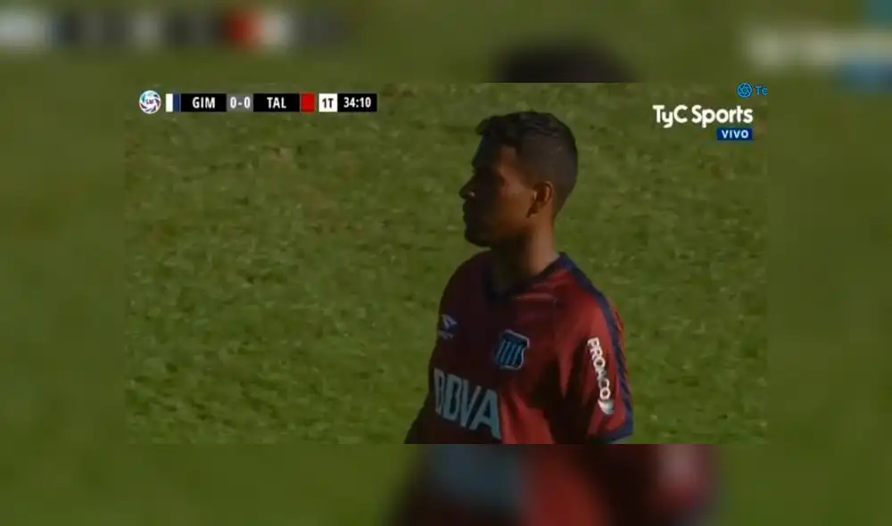 Miguel Araujo se salvó de la tarjeta roja tras protagonizar dura falta en la Superliga Argentina [VIDEO]