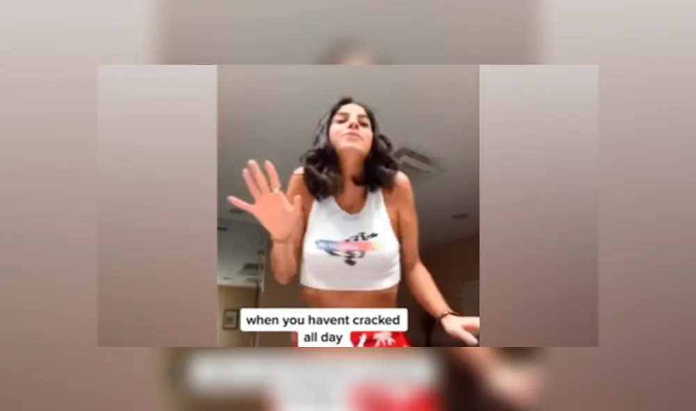 Desliza a la izquierda para ver más fotos de la peculiar habilidad que tiene esta joven con su cuerpo. (Foto: captura)