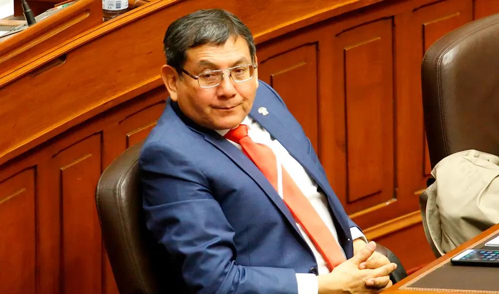 Ángel Neyra presentó denuncia penal por disolución del Congreso. Foto: La República. Ángel Neyra presentó denuncia penal por disolución del Congreso. Foto: La República.