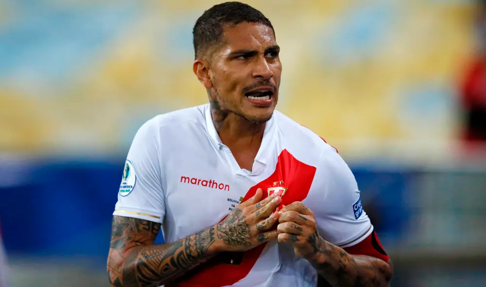 Paolo Guerrero recibe saludo de la FIFA.