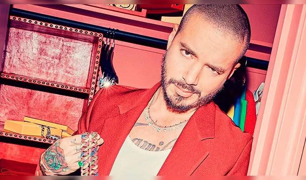 J Balvin se divierte con su nueva mascota. Foto: Instagram