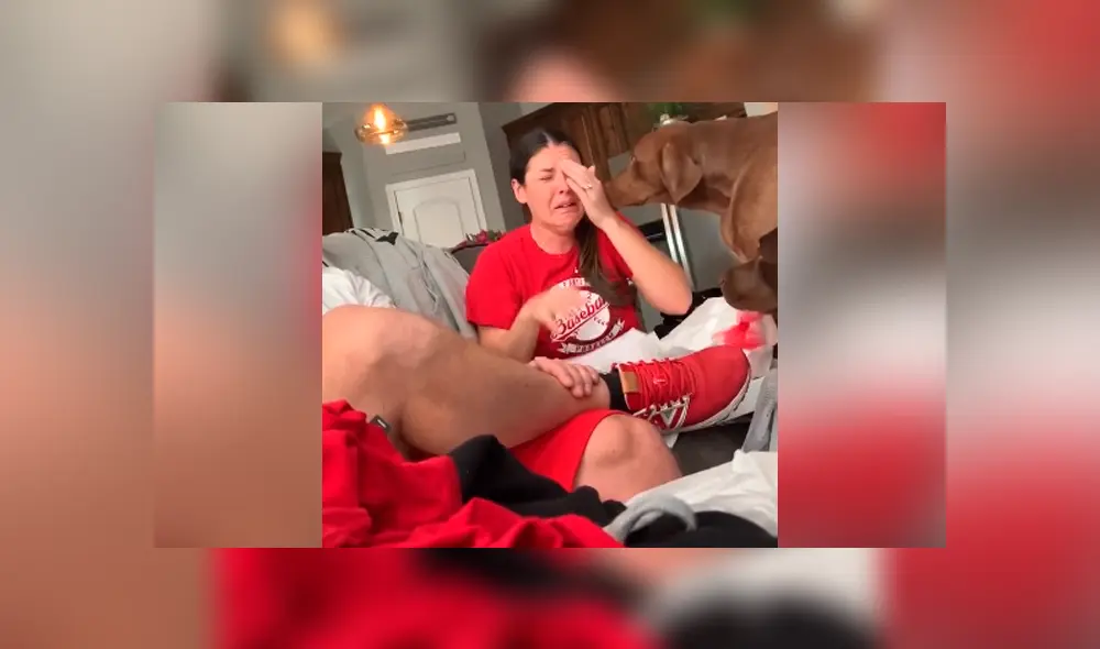 La mujer recibió como regalo los papeles de adopción de la chica que crió hace 14 años. Foto: captura.