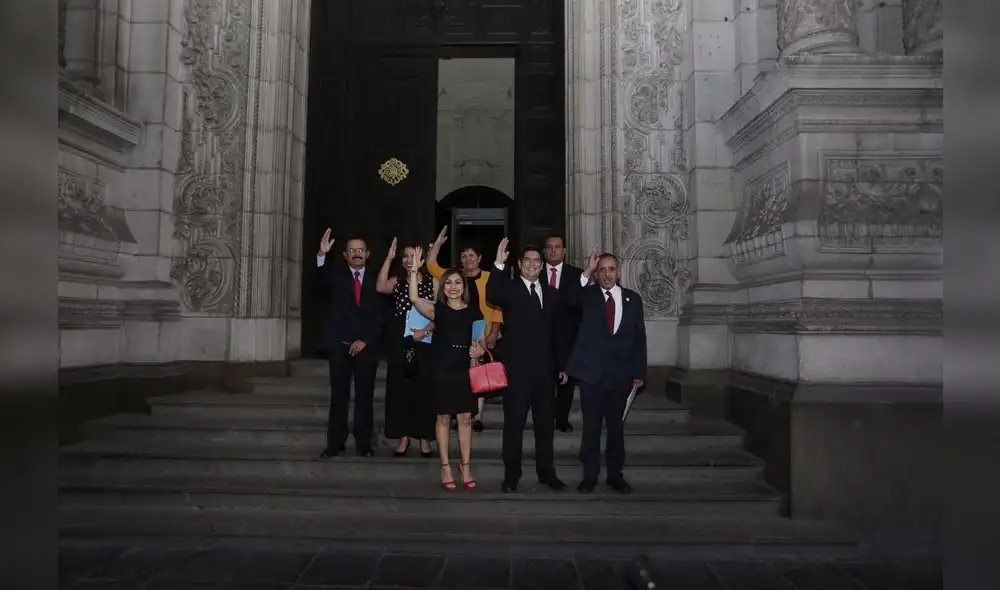 Vizcarra se reunió esta tarde con bancada de Acción Popular Vizcarra se reunió esta tarde con bancada de Acción Popular