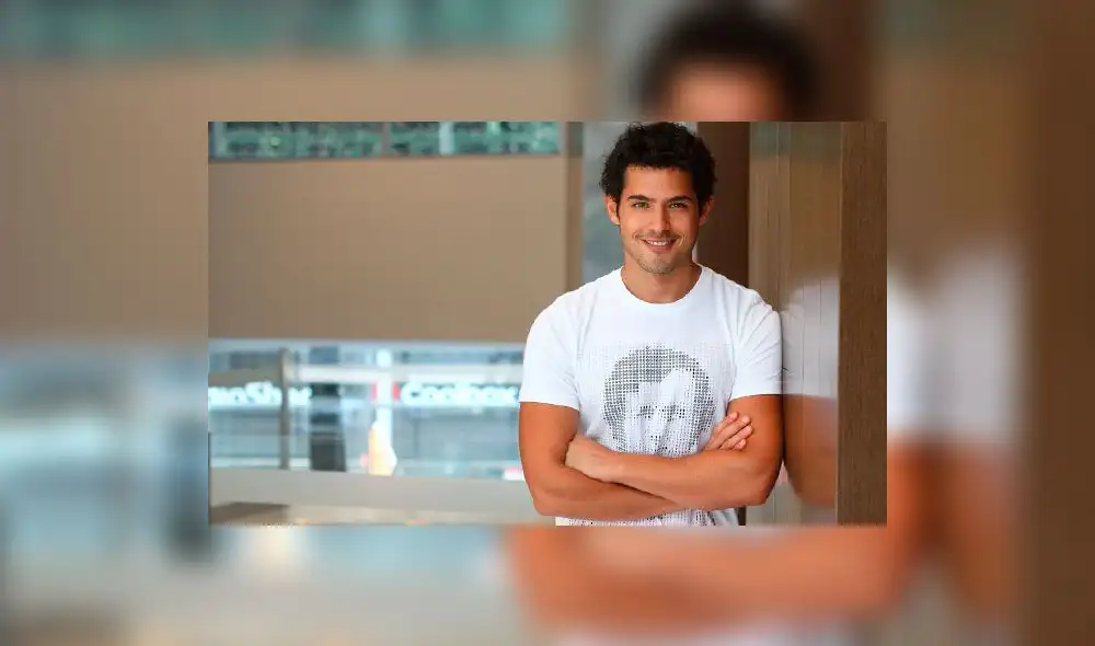 Andrés Vílchez sube imagen junto a misteriosa joven y provoca un alboroto en Instagram | FOTO