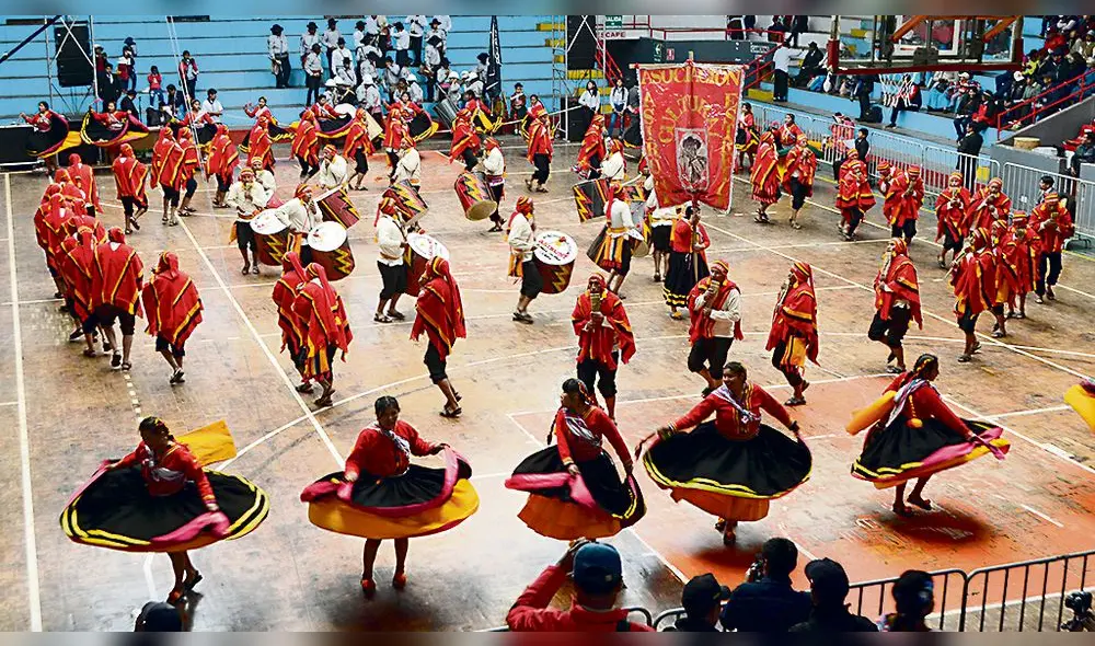 coreografías. Bailarines y músicos demostraron su talento. coreografías. Bailarines y músicos demostraron su talento.