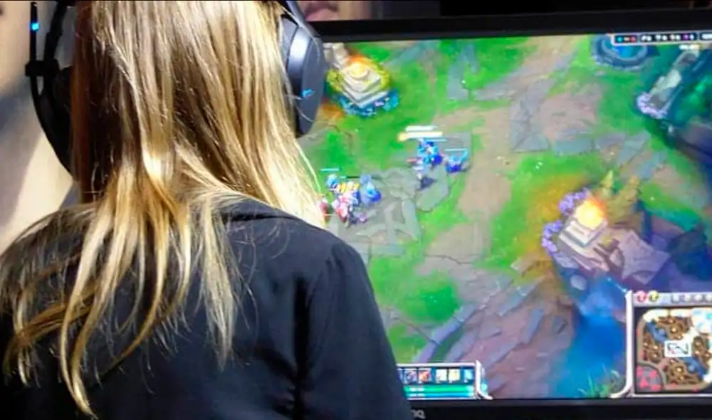 La madre señala que viajó con su hijo a Taiwan para ver un torneo de League of Legends junto a él. Foto: Twitter La madre señala que viajó con su hijo a Taiwan para ver un torneo de League of Legends junto a él. Foto: Twitter