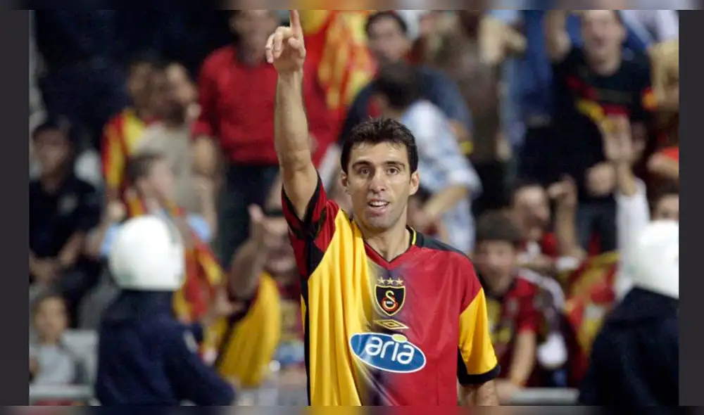 Haka Sukur: Marcó el gol más rápido de los Mundiales y hoy se gana la vida manejando Uber. Haka Sukur: Marcó el gol más rápido de los Mundiales y hoy se gana la vida manejando Uber.