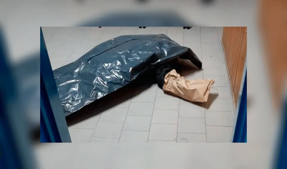 El cadáver depositado en el interior de la comisaría. Foto: Río Negro.