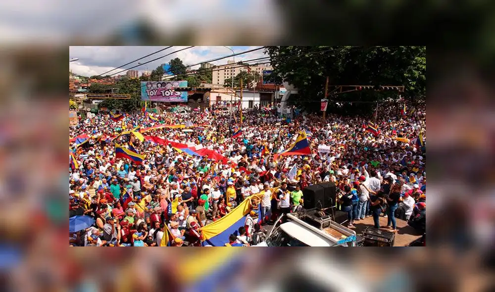 El líder opositor Juan Guaidó ofreció un balance de las movilizaciones del sábado. Foto: EFE